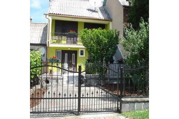 Унгария Privát Keszthely, Екстериор